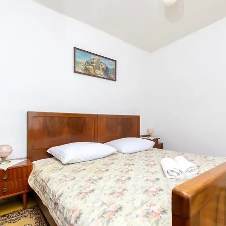 بيت للعطل House Marija